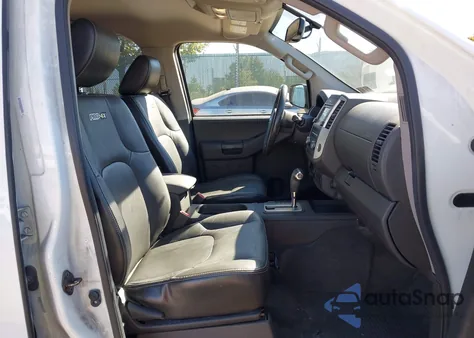 2015 Nissan Xterra Pro-4X z USA, uszkodzony, nr VIN 5N1AN0NW0FN651106